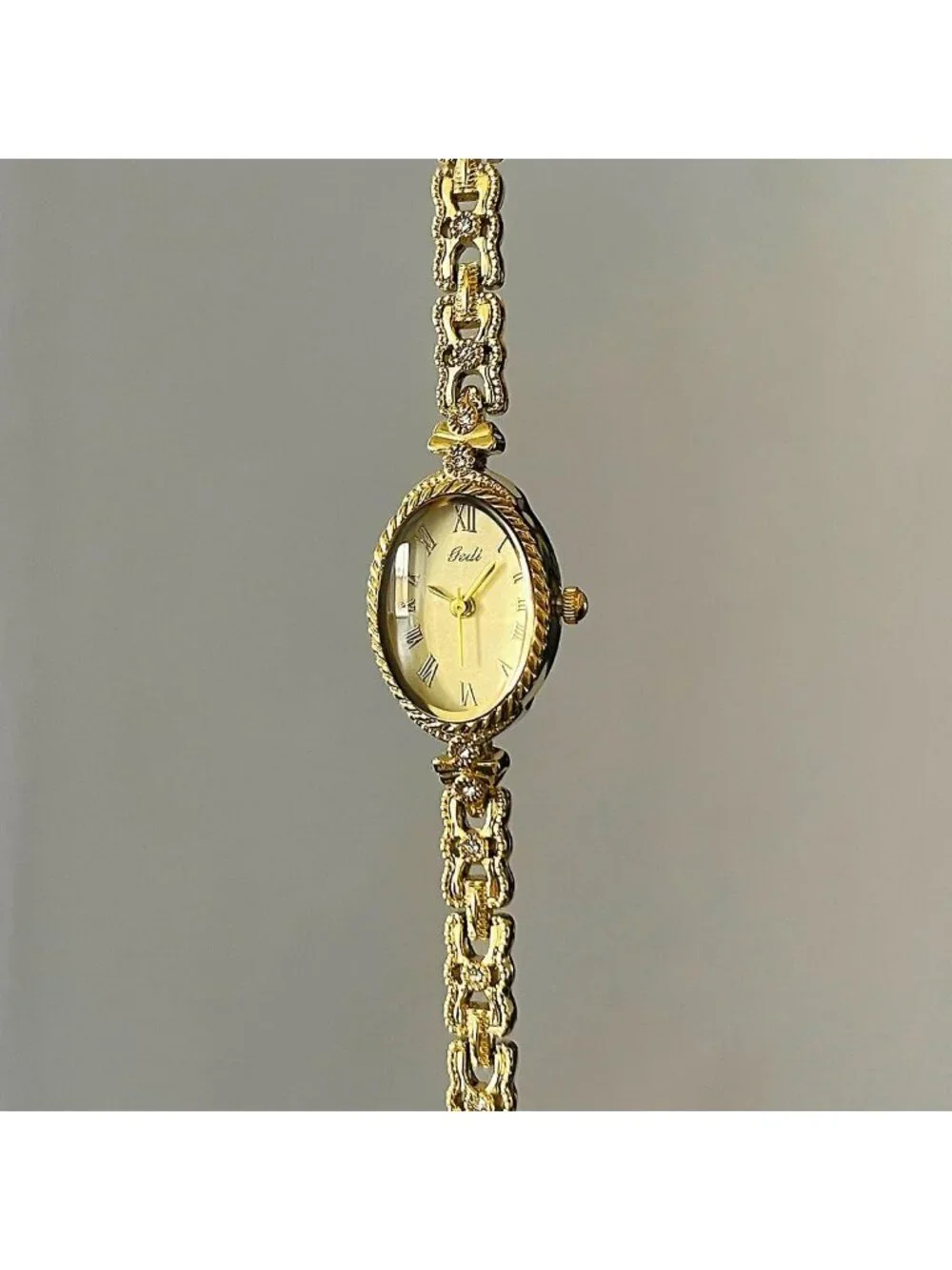 Vintage Gold Oval Quartz Watch for Women - Slim Alloy Bracelet, Roman Numerals
